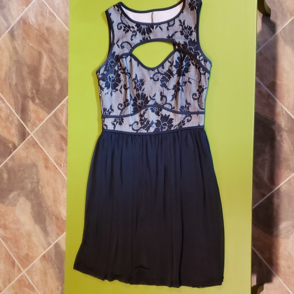 Black lace dress